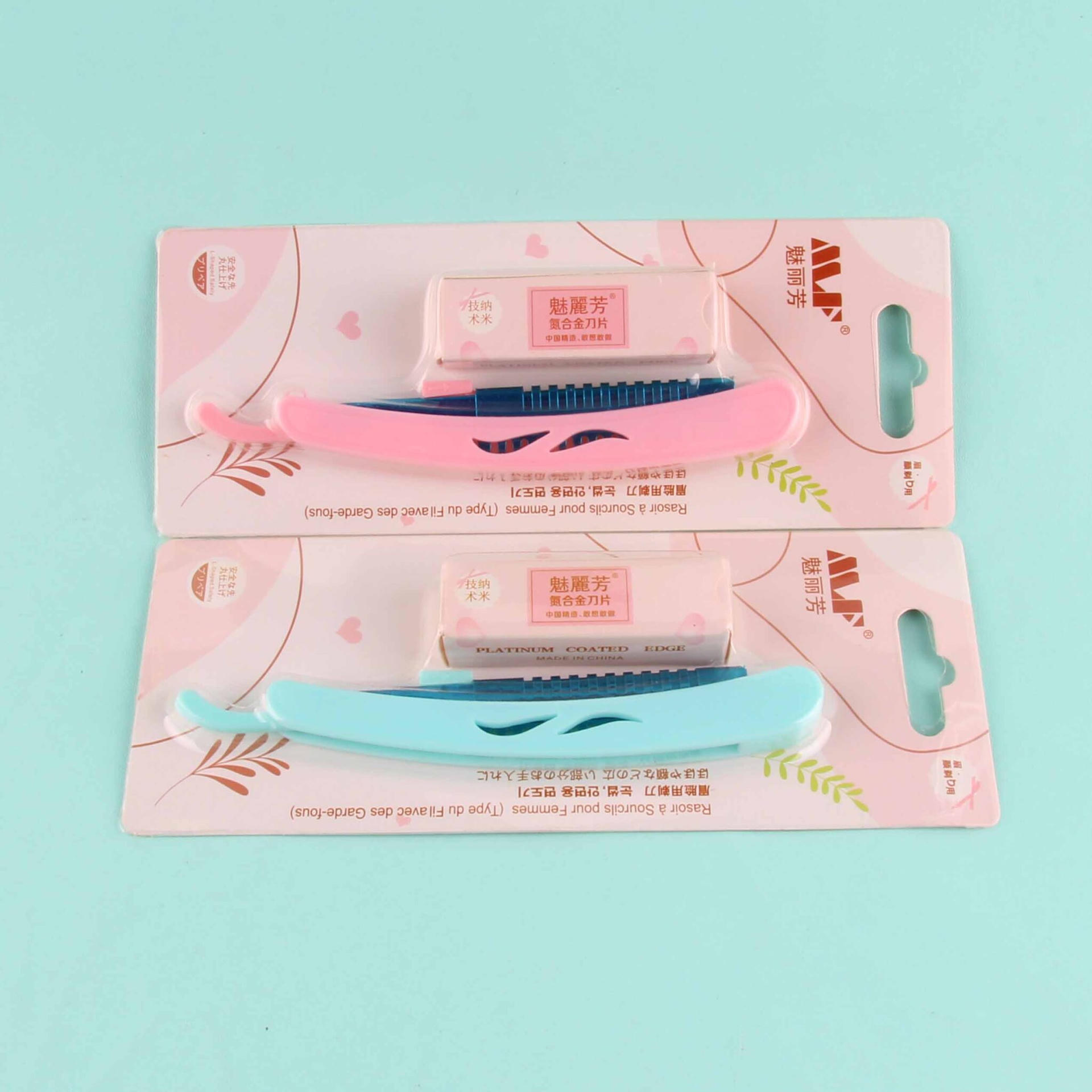 Bộ dao tỉa chân mày Gr004 3 Cái + Chân Đế 1 Bộ dao tỉa chân mày Gr004 3 Cái + Chân Đế