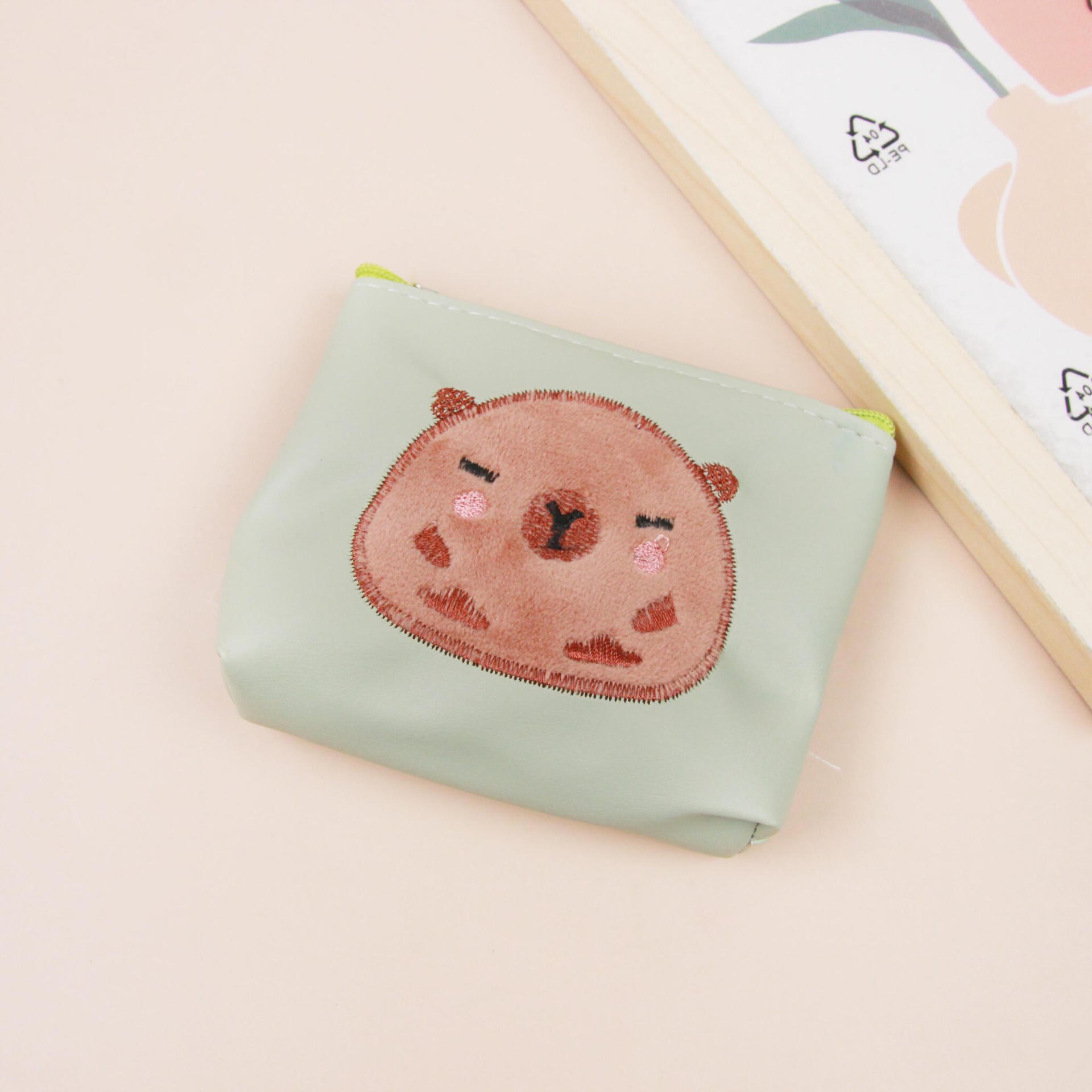 Túi ly hợp nhỏ bằng da Capybara 2 Túi ly hợp nhỏ bằng da Capybara